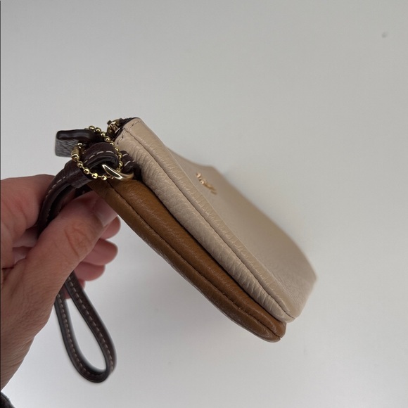 Sold - Picture 7 of 11